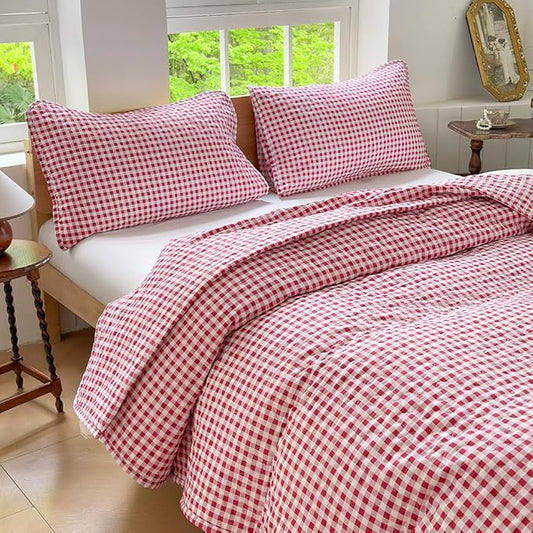 NSNLGSGC Red Gingham King Quilt Set, Soft Pre-Washed Microfiber Red Plaid King Bedspread, Lightweight Checked Summer Quilt, Grid Bedding Coverlets for All Seasons (Includes 1 Quilt, 2 Pillow Shams)