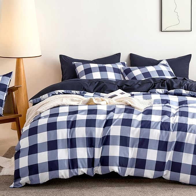 Wake In Cloud - Gingham Comforter Set, Plaid Buffalo Check Checkered Cottagecore Cute Geometric, Soft Lightweight Bedding, 3 Pieces, Navy Blue White, Twin/Twin XL Size