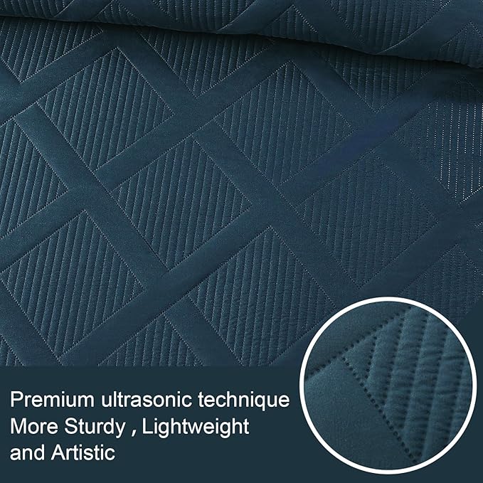 Exclusivo Mezcla Oversized King Quilt Set- Navy Blue Cal King Quilts Bedding Set with 2 Pillow Shams, Modern Bedspread with Striped Pattern, Soft Lightweight Bedspreads Coverlets for All Seasons