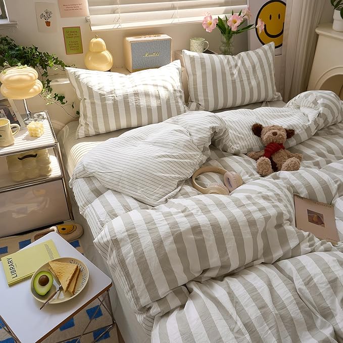 Tan Striped King Size Comforter Set Fluffy Down Alternative Bedding Set Light Brown Boho Cozy Cute Bedding Comforter Sets Soft All Season Farmhouse Breathable Bed Comforter with 2 Pillowcases
