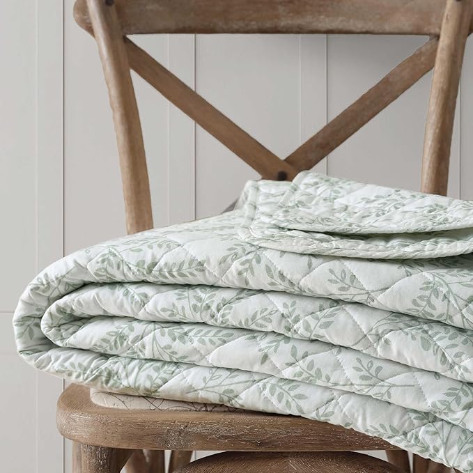 Martha Stewart - Twin Quilt Set, 100% Soft & Breathable Bedding with a Lightweight Feel for Year Round Comfort, 2 Piece Bed Set with Matching Pillowcase (Murray Leaves Green)