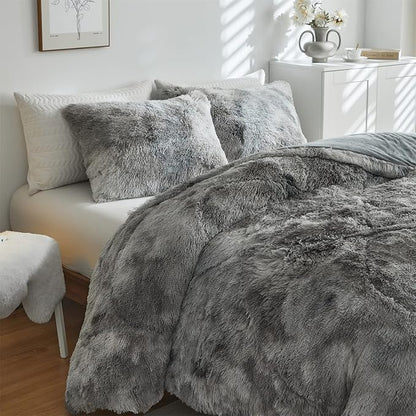 Wajade Faux Fur Plush White Comforter Set Fluffy Fuzzy Shaggy Bedding Set - 3PC Full/Queen Microfiber Soft Warm Quilt Set (Tie Dye Grey White, King)