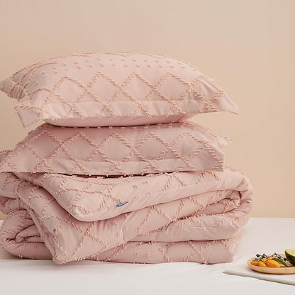 Bedsure Oversized Queen Comforter Set - Coral Pink Comforter, Boho Tufted Shabby Chic Bedding for Kids, 3 Pieces Vintage Farmhouse Bed Set for All Seasons, Fluffy Soft Bedding with 2 Pillow Shams