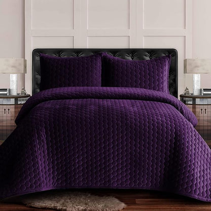 Tribeca Living Lugano Oversized Velvet Quilt Set - All Season, Extra Large, 3 Piece King Size Comforter Set with 2 Pillow Shams in Purple Honeycomb Pattern 260GSM