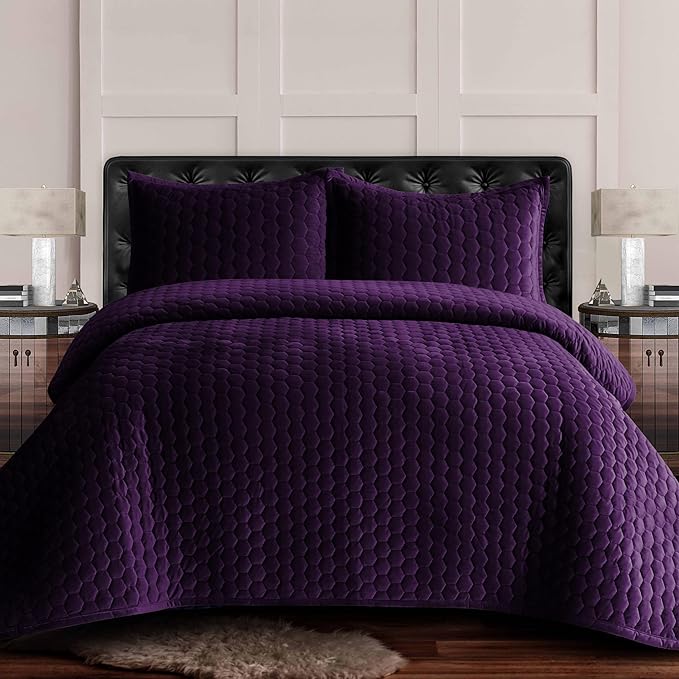 Tribeca Living Lugano Oversized Velvet Quilt Set - All Season, Extra Large, 3 Piece Queen Size Comforter Set with 2 Pillow Shams in Purple Honeycomb Pattern 260GSM