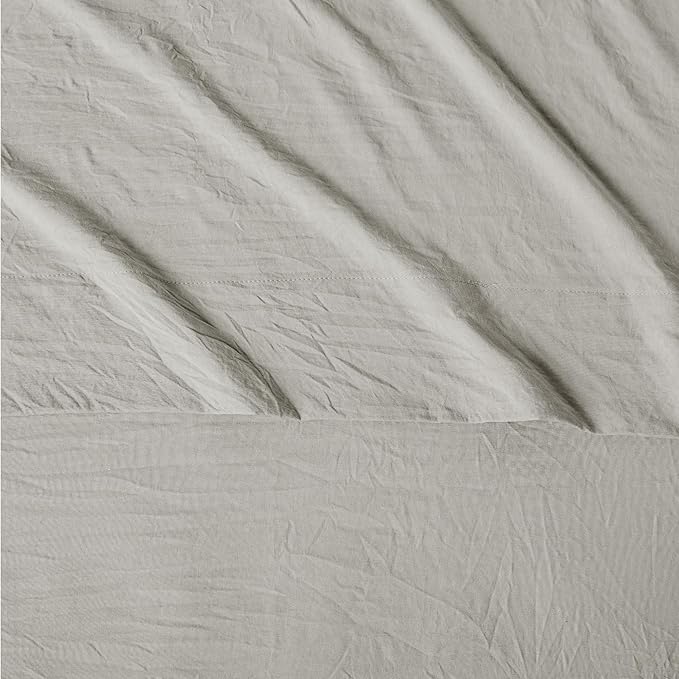 Amazon Basics Twin Bed Sheet, 3-Piece Bedding Set, Double Brushed Microfiber, Ultra Soft, Easy Care, Grey