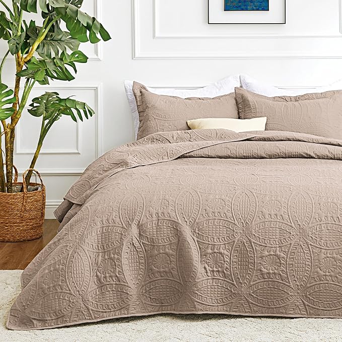 Love's cabin Oversized King Size Quilt Bedding Set Burlwood Bedspreads - Oversized King Lightweight Bedspread Comforter - Coin Pattern Coverlet for All Season - 3 Pieces (1 Quilt, 2 Pillow Shams)