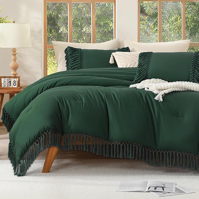 Andency Full Size Comforter Set Emerald Green, Dark Green Boho Tassel Lightweight Vintage Soft Bedding Comforter Sets, 3 Pieces All Season Fluffy Fringe Bed Set (79x90In Comforter & 2 Pillowcases)