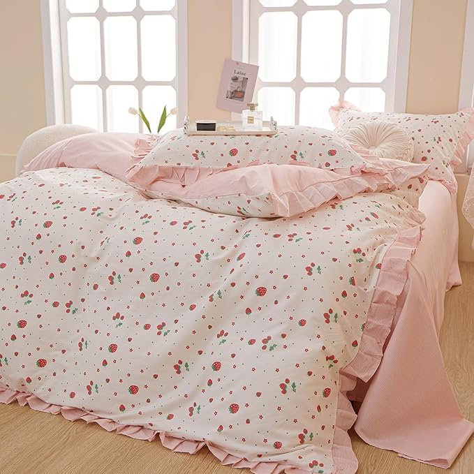 VM VOUGEMARKET Full Comforter Set-Cute Strawberry Fruit Comforter,Reversible Pink Stripes Bedding Comforter Sets,3 Pieces,1 Soft Romantic Ruffle Comforter with 2 Pillow Shams-79 x90