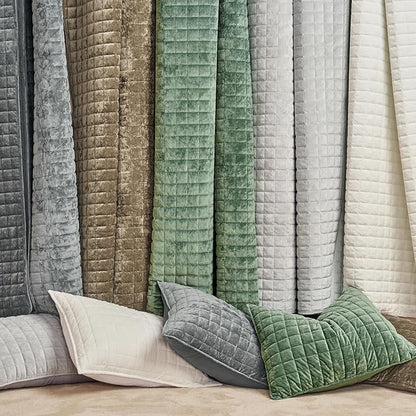 RECYCO Luxury Velvet Quilt Set King Size Bedding Sets, Ultra Soft Velvet Comforter Set, Lightweight Channel Box Stitch Oversized Bedspread Coverlet for All Season, with 2 Shams, Charcoal Gray
