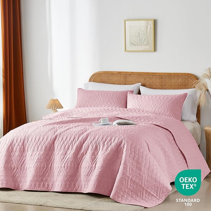 akkialla Twin Quilt Set, Pink Lightweight Microfiber Bedspread Coverlet, Boho Geometric Pattern, Soft All-Season Bedding, 2-Piece (1 Quilt, 1 Pillow Sham) | Breathable fabric, Modern style