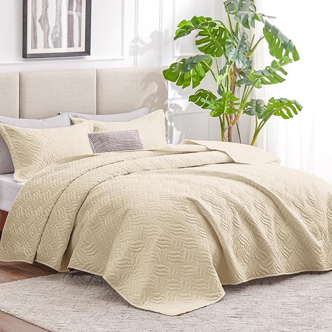 Love's cabin California King Size Quilt Bedding Set Camel Bedspread - Cal King Summer Lightweight Bedspread Comforter - Wave Pattern Coverlet for All Season - 3 Pieces (1 Quilt, 2 Pillow Shams)