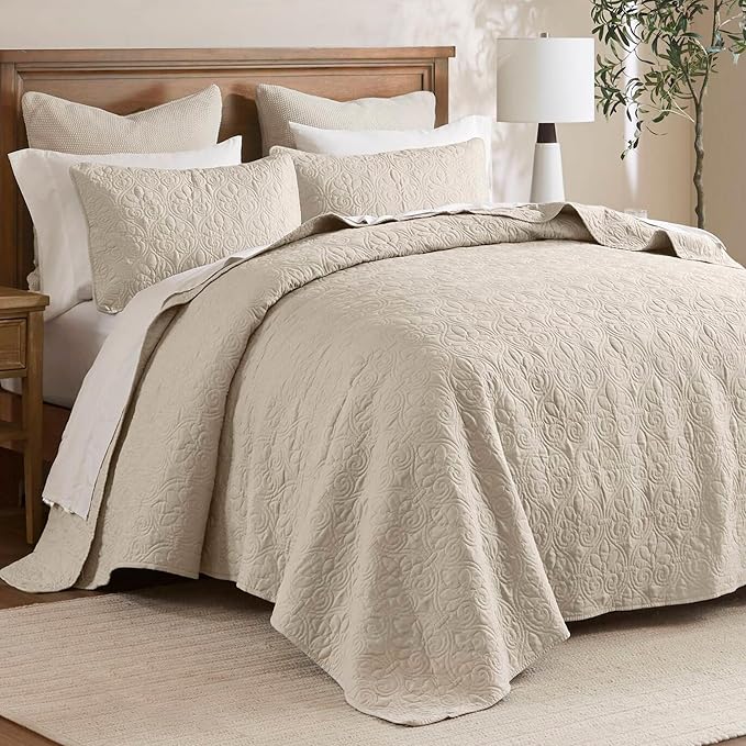 Madison Park Quebec Twin Size Quilt Bedding Set - Ivory , Damask – 2 Piece Bedding Quilt Coverlets – Ultra Soft Microfiber Bed Quilts Quilted Coverlet