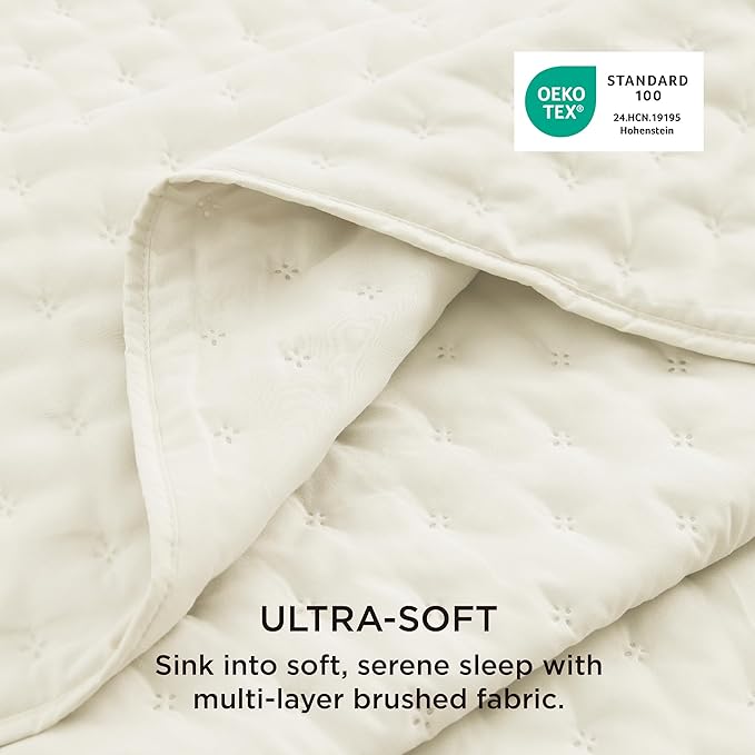 Bedsure King Quilt - Cream Bedspread King Size & Lightweight Comforter, Modern Cottage Coverlet with Clover Pattern, Ultra Soft All-Season Bedding, 106 x 96 Inches | Stitch-Free Quilting, Ultra Soft, Lightweight, Machine Washable, Pet-Friendly