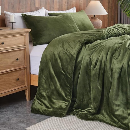 Wajade Queen Size Comforter Set- 3 Pieces Dark Green Bed in A Bag for All Seasons Bedding Set with 1 Comforters and 2 Pillowcases