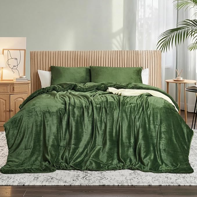 Wajade Full Size Comforter Set- 3 Pieces Dark Green Bed in A Bag for All Seasons Bedding Set with 1 Comforters and 2 Pillowcases