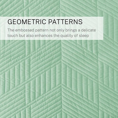 Exclusivo Mezcla Ultrasonic Full Queen Quilt Bedding Set, Lightweight Mint Green Bedspreads Soft Modern Geometric Coverlet Set for All Seasons (1 Quilt and 2 Pillow Shams)