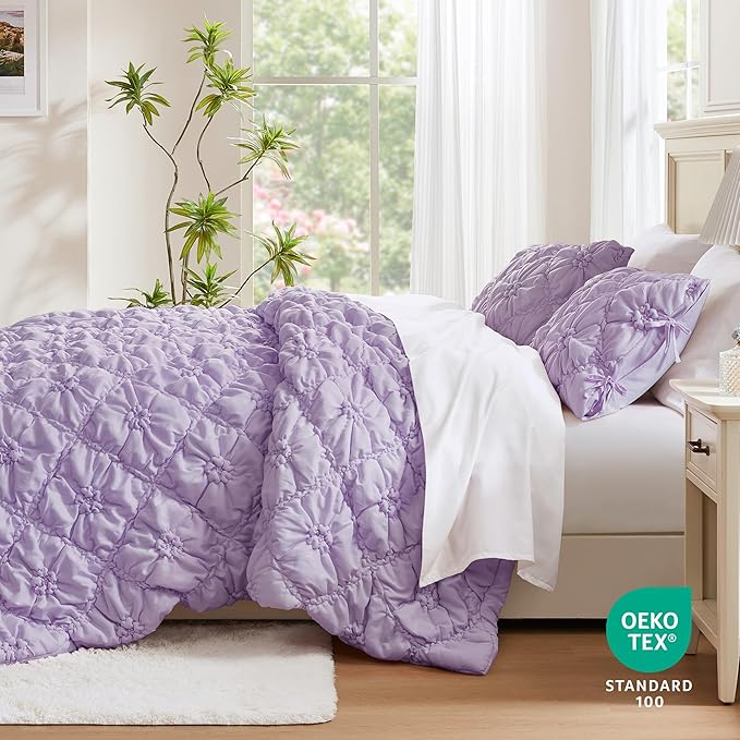 Intelligent Design Queen Comforter Set – Purple Lily Puffy Floral Shabby Chic Boho Bedding Comforter Set, Pinch Pleat Bedding Sets, Ultra-Soft, Lightweight & All-Season, Full/Queen