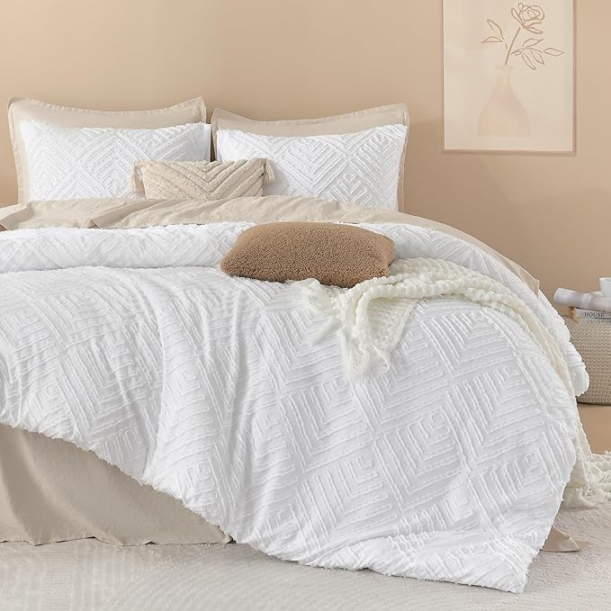 Litanika Oversized King Comforter Set White, 3 Pieces Tufted Boho Farmhouse Bedding Comforter Set, Lightweight Fluffy All Season Comforter Set (120x98In Comforter & 2 Pillowcases)