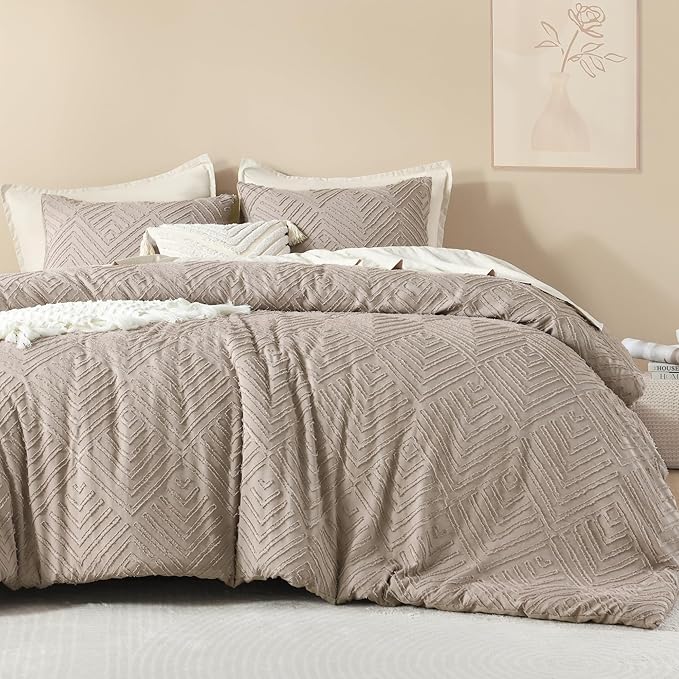 Litanika Oversized King Comforter Set Light Coffee, 3 Pieces Tufted Boho Farmhouse Bedding Comforter Set, Lightweight Fluffy All Season Comforter Set (120x98In Comforter & 2 Pillowcases)