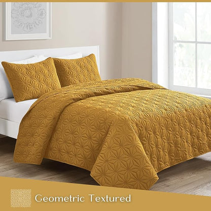VCNY Home King Size 3-Piece Bedding Set | Lightweight Quilt & Matching Shams | Ultra-Soft & Breathable Fabric | Durable & Wrinkle Resistant | Medium-Weight for Year Round Use | Serena Collection, Gold