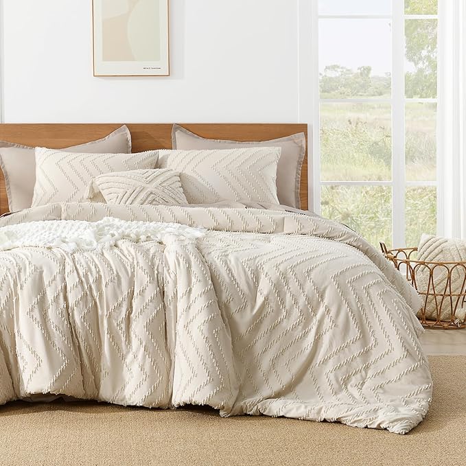 Litanika Oversized King Comforter Set 120x98 Beige, 3 Pieces Chevron Tufted Quilt Bedding Comforter Sets, Fluffy Bed Set