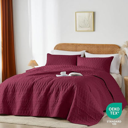 akkialla Full/Queen Quilt Set, Burgundy Lightweight Microfiber Bedspread Coverlet, Boho Geometric Pattern, Soft All-Season Bedding, 3-Piece (1 Quilt, 2 Pillow Shams) | Breathable fabric, Modern style