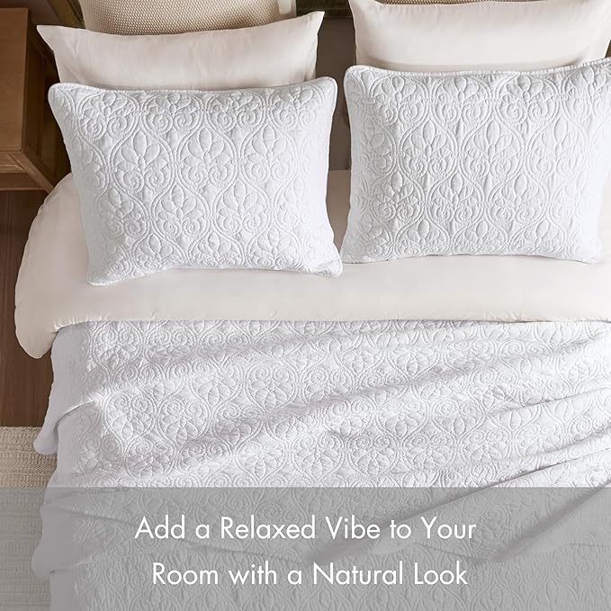 Madison Park Quebec Reversible Quilt Set Damask Design, Double Sided Stitching All Season, Lightweight Bedspread Bedding Set, Matching Sham, White, Twin(81"x110") 2 Piece
