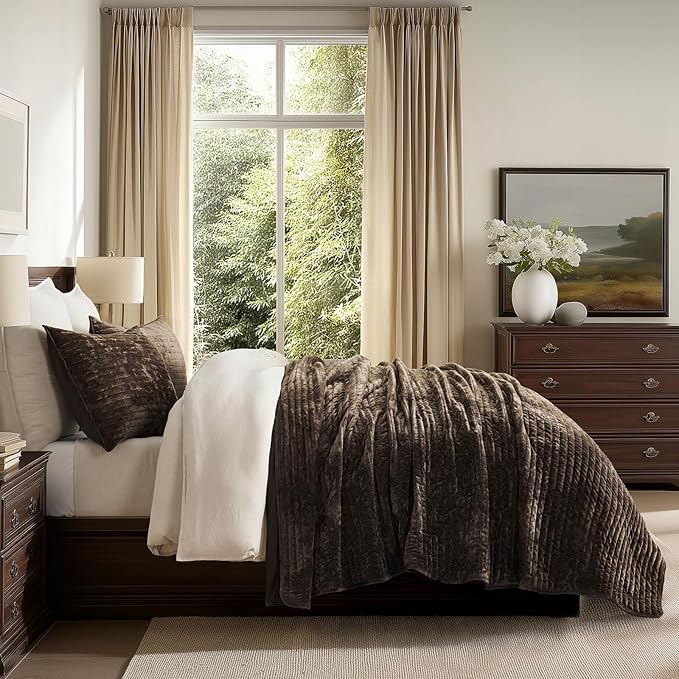 EVERGRACE Velvet Quilt Set King Size, Luxurious Soft Striped Channel Bedding Set, Lightweight Velvet Comforter for All Season, Oversized Bedspread Coverlet with 2 Matching Shams, Walnut Brown