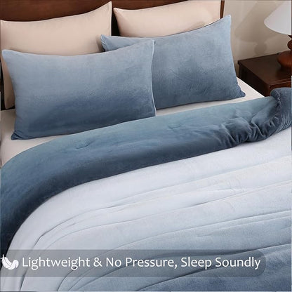 Bedbay Blue Gradient Plush Fleece Comforter Set Queen Size Ultra Soft Velvety Bedding Lightweight Warm Cozy Ombre Quilt Set Reversible Fleece Fluffy Comforter 3 Pcs with 2 Pillowcases