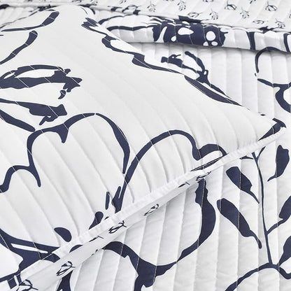 Lush Decor Scandinavian Floral Quilt King Size Reversible 3 Piece Set Navy & White - Floral Bedding Set King Quilt - White Bedding - Cottage Core Decor