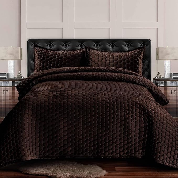 Tribeca Living Lugano Oversized Velvet Quilt Set - All Season, Extra Large, 3 Piece Queen Size Comforter Set with 2 Pillow Shams in Chocolate Honeycomb Pattern 260GSM