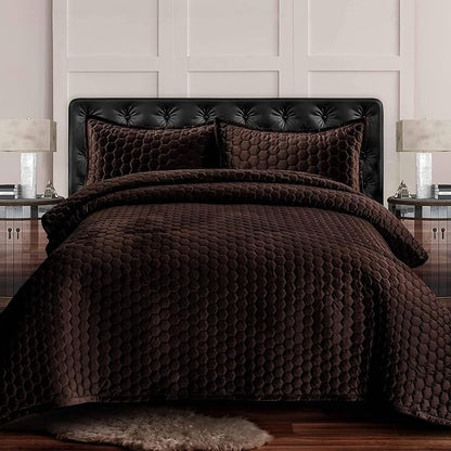 Tribeca Living Lugano Oversized Velvet Quilt Set - All Season, Extra Large, 2 Piece Twin Size Comforter Set with 1 Pillow Sham in Chocolate Honeycomb Pattern 260GSM