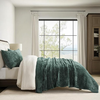 EVERGRACE Velvet Quilt Set Queen Size, Luxurious Soft Striped Channel Bedding Set, Lightweight Velvet Comforter for All Season, Oversized Bedspread Coverlet with 2 Matching Shams, Pine Green