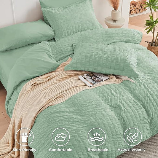 HYMOKEGE Sage Green Duvet Cover King Size, Ultra Soft 3-Piece Seersucker Duvet Cover Set with Zipper Closure, Soft Brushed Microfiber Bedding Set with 8 Corner Ties (104"x90", 2 Pillowshams)