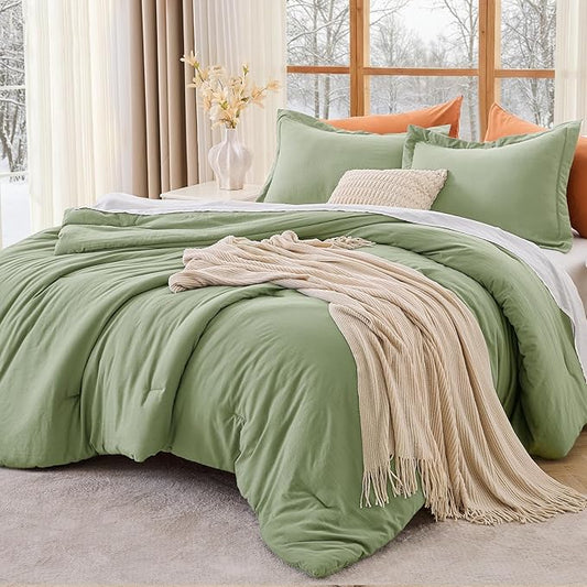 MUXHOMO Green King Size Comforter Set, All Season Ultra Soft Down Alternative Bedding - 3 Piece Lightweight Bed Set Includes 1 Comforter (104"x90") and 2 Pillow Shams (20"x36")