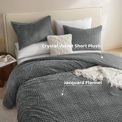 Petrichor Fluffy Twin Comforter Set - Ultra-Soft Gray Flannel Thick Comforter for Queen Bed, Luxury Warm Bedding Set for Winter & Fall, Cozy Fuzzy Bed Set 2 Pieces (1 Comforter & 1 Pillowcase)