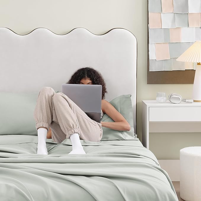 UGG Hedi Full XL Sheet Set 4-Piece Luxury Cooling Sheets Deep Pockets Premium Bedding with 2 Pillow Shams Hypoallergenic Machine Washable Soft Lightweight Bed Set for Bedroom, Full XL, Mineral Green
