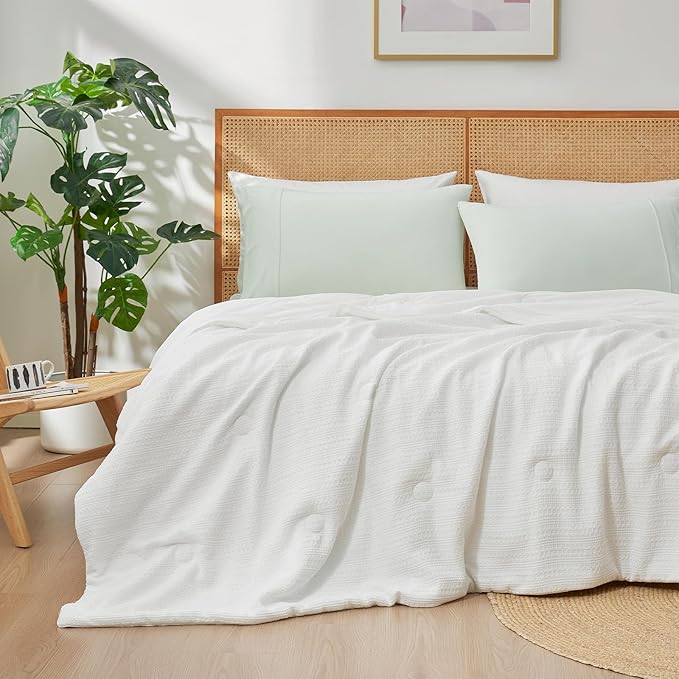 Amélie Home Waffle Cooling Comforter Queen Size, Q-Max 0.45 Reversible Lightweight Cooling Blanket for Hot Sleepers, Breathable Bedding for Night Sweats, 90"x90", White