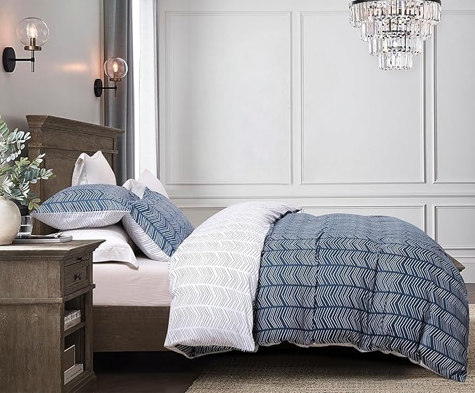 SLEEPBELLA Navy and White Duvet Cover Set, 100% Cotton Bedding, Chevron Geometric Pattern, with Button Closure (3pcs, Queen Size)