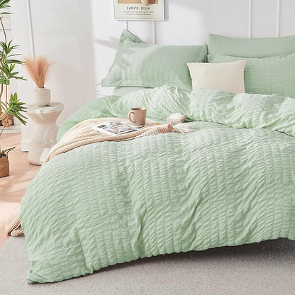 HYMOKEGE Light Green Duvet Cover Queen Size, Ultra Soft 3-Piece Seersucker Duvet Cover Set with Zipper Closure, Soft Brushed Microfiber Bedding Set with 8 Corner Ties (90"x90", 2 Pillowshams)