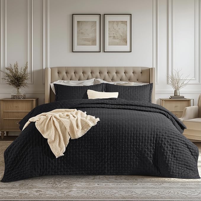 Bedsure King Quilt - Black Bedspread King Size & Lightweight Comforter, Modern Coverlet with Clover Pattern, Ultra Soft All-Season Bedding, 106 x 96 Inches | Stitch-Free Quilting, Ultra Soft, Lightweight, Machine Washable, Pet-Friendly