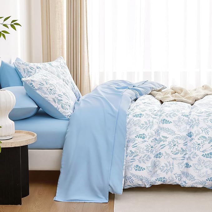 Wake In Cloud - Floral Duvet Cover Set, Botanical Vintage Flower Coquette Cottagecore Aesthetic for Women Teen Girls, Soft Lightweight Bedding, 3-Piece, Blue, Queen Size