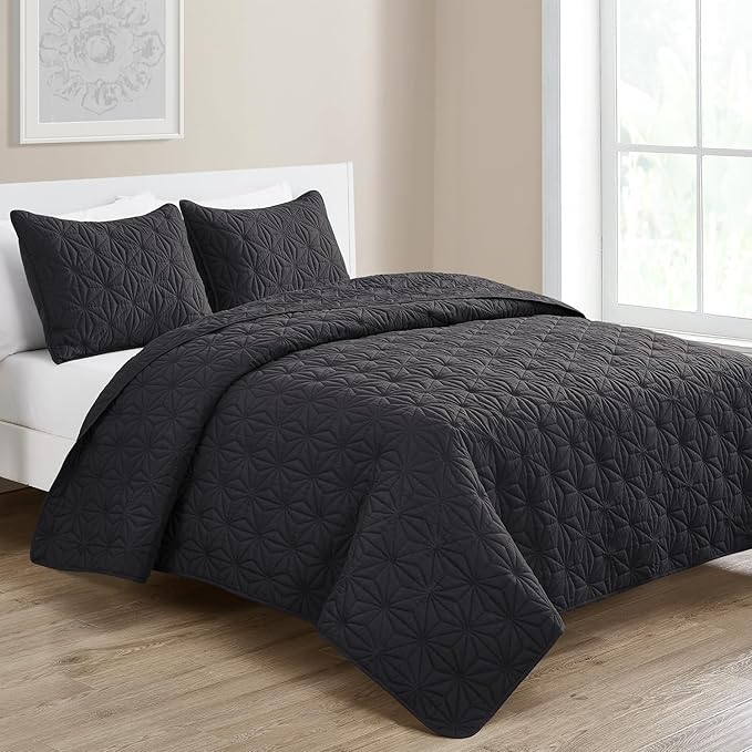 VCNY Home Grey Quilt Set for Queen Bed, 3-Piece Bedspread Coverlet and Shams, Soft Bedding Comforter Alternative for All Seasons (Kaleidoscope, Full/Queen)