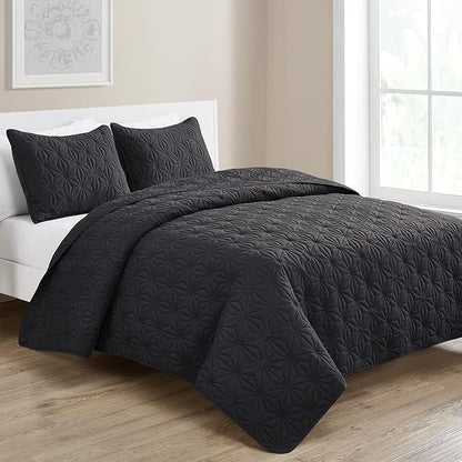 VCNY Home Grey Quilt Set for Queen Bed, 3-Piece Bedspread Coverlet and Shams, Soft Bedding Comforter Alternative for All Seasons (Kaleidoscope, Full/Queen)