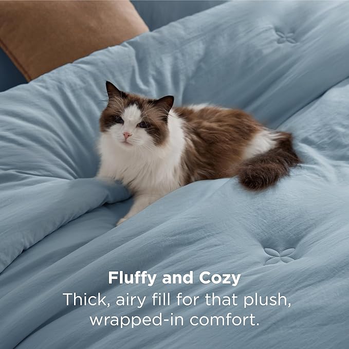 Bedsure Full Size Comforter Set Mineral Blue, Soft Prewashed Full Bedding, Quilted Comforter with Clover Design, Down Alternative Comforter for All Seasons, 3 Pieces Bed Set with 2 Pillow Shams