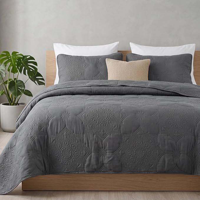 Bedsure Quilts Queen Size - Dark Grey Bedspread Queen Size & Lightweight Comforter, Modern Coverlet with Mandala Pattern, Ultra Soft All-Season Bedding, 90 x 96 Inches | Stitch-Free Quilting, Ultra Soft, Lightweight, Machine Washable, Pet-Friendly