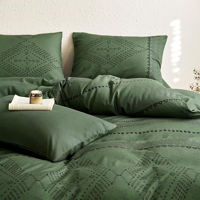 Wake In Cloud - Boho Comforter Set, Farmhouse Bohemian Western Aztec Neutral Aesthetic, Soft Lightweight Bedding, 3 Pieces, Dark Olive Green, Full Size