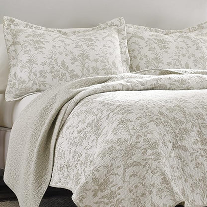 Laura Ashley - King Quilt Set, Soft Cotton Bedding with Reversible Design, Medium Weight for Year Round Use, 3 Piece Bed Set with Matching Pillowcases (Amberley Beige)
