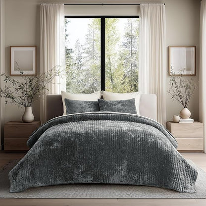 EVERGRACE Velvet Quilt Set Queen Size, Luxurious Soft Striped Channel Bedding Set, Lightweight Velvet Comforter for All Season, Oversized Bedspread Coverlet with 2 Matching Shams, Charcoal Gray